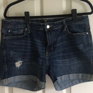 Gap sexy boyfriend short size 10/30